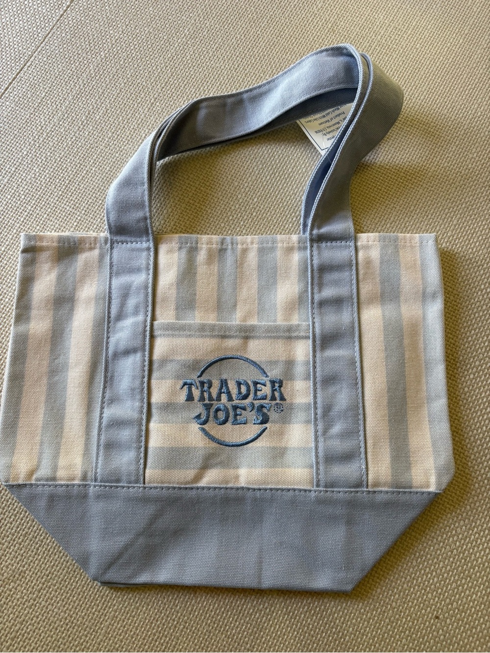 Trader Joe’s Pastel Stripe Tote Bags. Set of four. New with tags - Picture 2 of 5